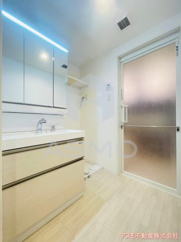 洗面設備　同マンション別部屋　参考写真