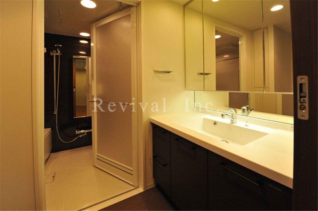 洗面設備　身だしなみに欠かせない化粧台