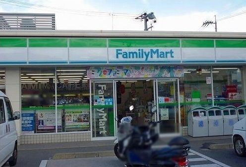 コンビニ　ファミリーマート（コンビニ）まで190m