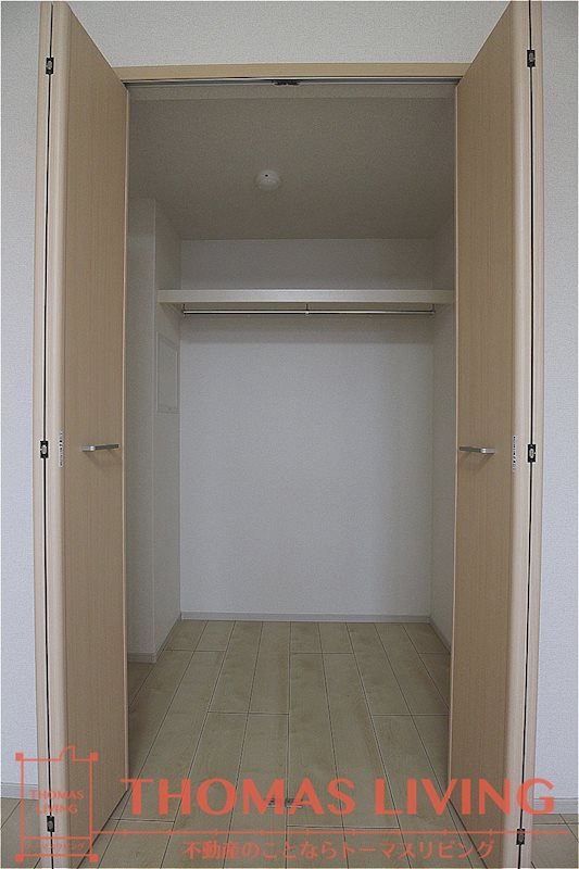 収納　奥行きのあるクローゼットです。