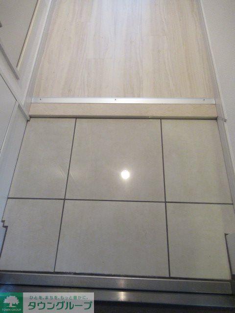 玄関　※参考写真