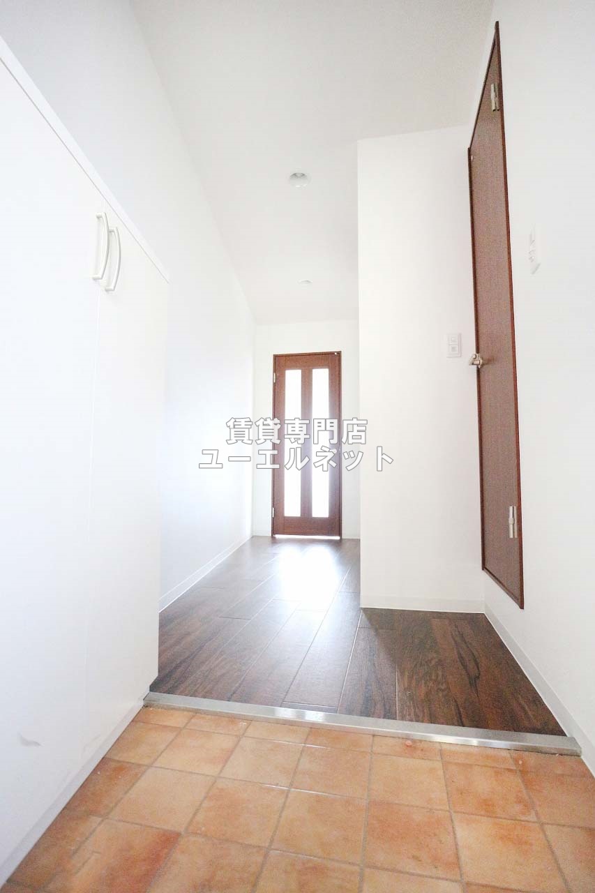 玄関　住まいの顔ともなる玄関