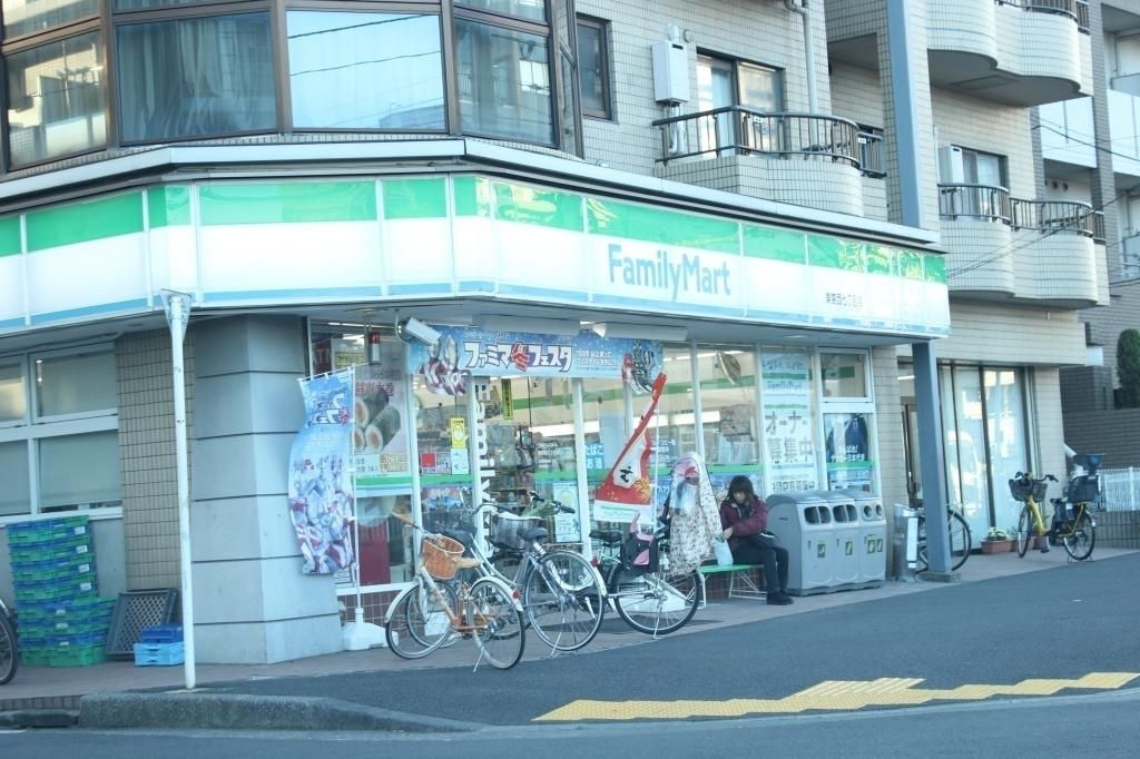 コンビニ　ファミリーマート東葛西7丁目店（コンビニ）まで520m