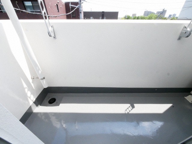 バルコニー　お洗濯にも便利なバルコニー付き