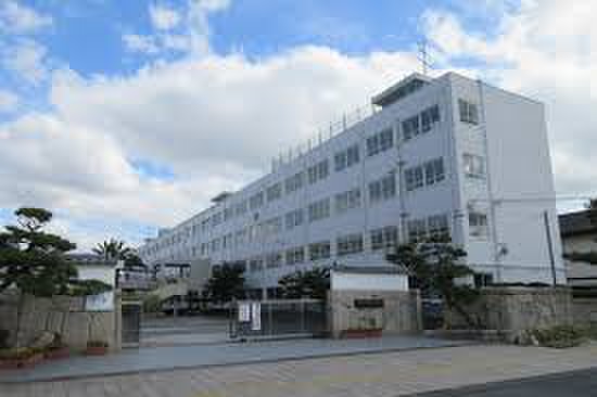 中学校　高槻市立第一中学校（中学校）まで300m