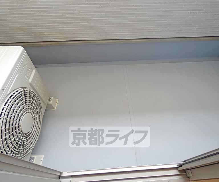 バルコニー　日当たりの良いバルコニー