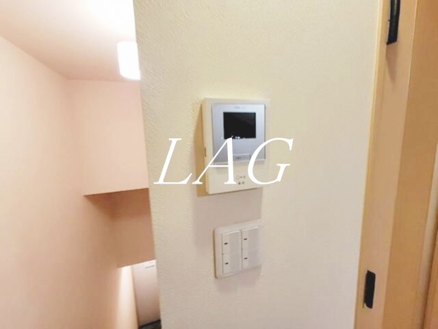セキュリティ　モニター付きインターホンです。