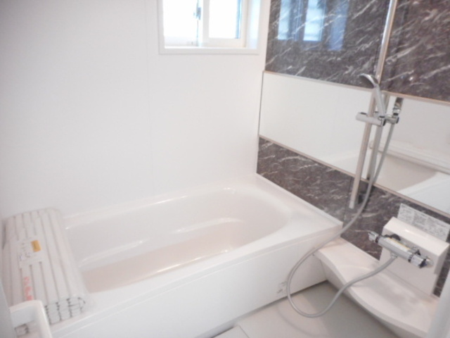 バス・シャワールーム　浴室（小窓付）