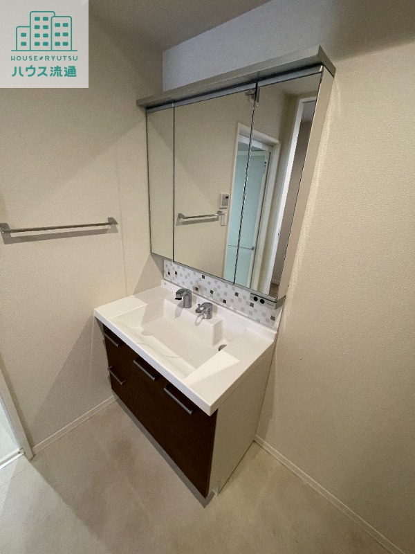 洗面設備　※別号室の写真になります。