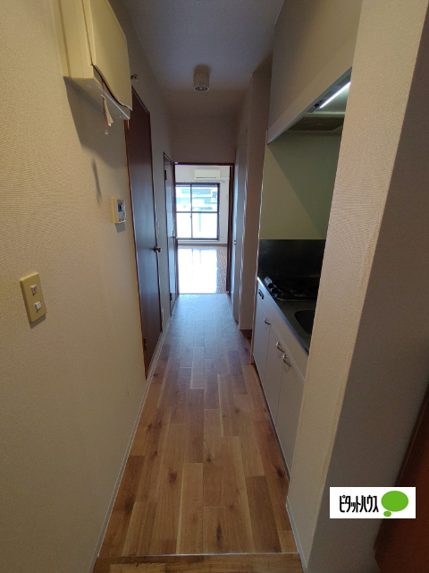 玄関　同物件別部屋