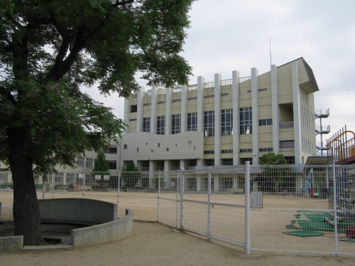 小学校　神戸市立若宮小学校（小学校）まで570m
