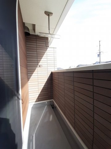 バルコニー　お洗濯にも便利なバルコニー付き