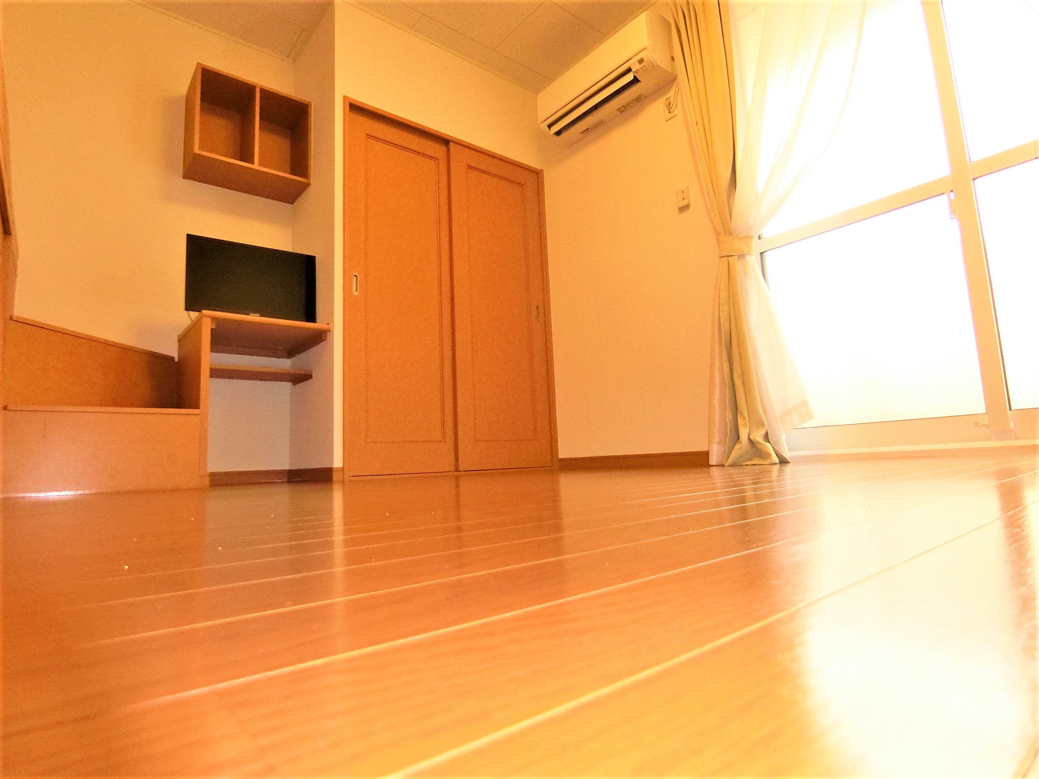 その他部屋・スペース　カーテン・テレビ・クローゼット・エアコン・照明を完備です☆