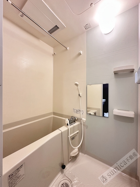 バス・シャワールーム　雨の日も安心な浴室乾燥機完備♪