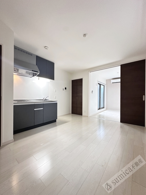 居室・リビング　ホワイトベースで明るい内装♪