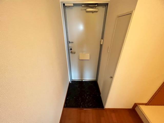 玄関　別号室。写真は現状を優先します。