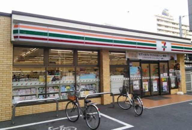 コンビニ　セブンイレブン大田区羽田1丁目店（コンビニ）まで555m