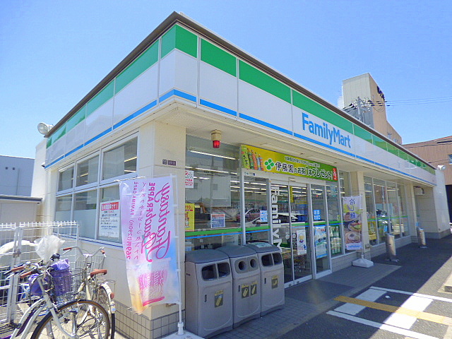 コンビニ　ファミリーマート（コンビニ）まで100m