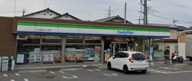 コンビニ　ファミリーマート川口南鳩ヶ谷一丁目店（コンビニ）まで227m