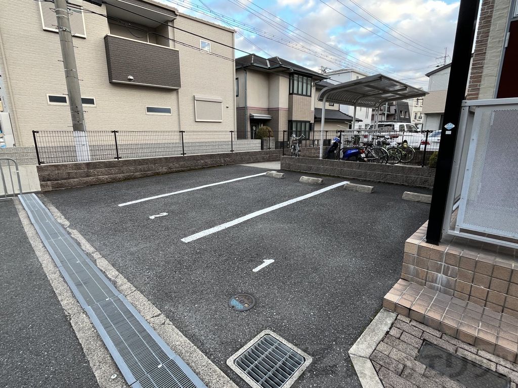 駐車場　駐車場