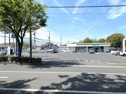 コンビニ　ファミリーマートさいたま新中里店（コンビニ）まで537m