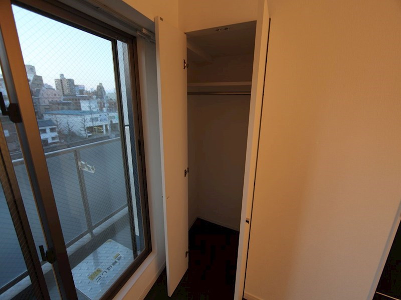 収納　クローゼット付き