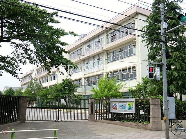 中学校　板橋区立高島第一中学校（中学校）まで750m