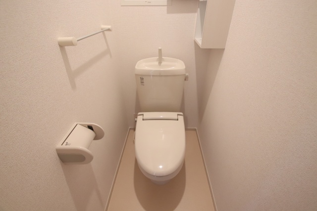 トイレ　※別室の参考写真の為、現況優先です。