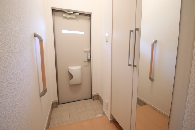 玄関　※別室の参考写真の為、現況優先です。