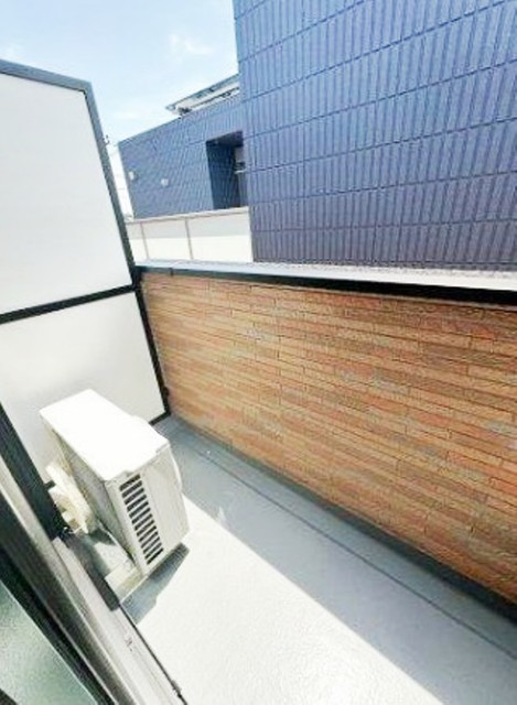 バルコニー　同施工