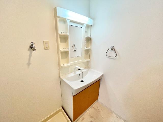 洗面設備　洗髪洗面化粧台