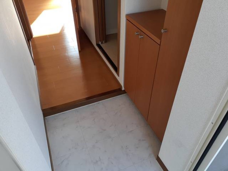 玄関　図面と現状に相違がある場合には現状を優先