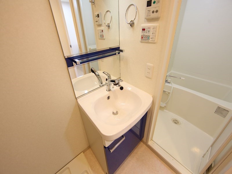 洗面設備　脱衣所　独立洗面台（シャンプードレッサー付）イメージ画像