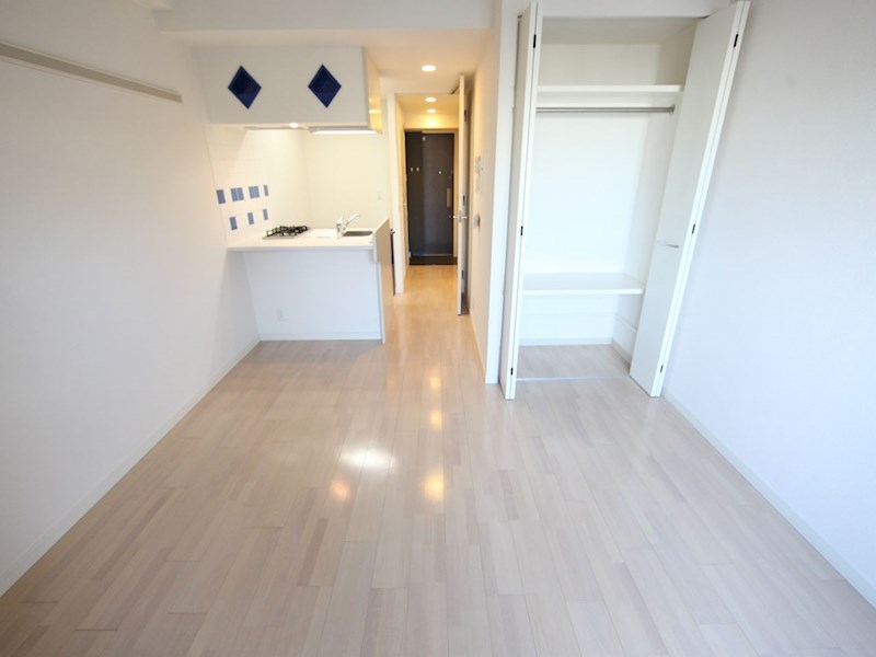 居室・リビング　洋室9.5帖　エアコン完備　イメージ画像