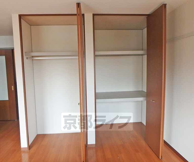 収納　奥行きのある収納スペースです