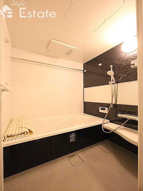 バス・シャワールーム　バスルーム