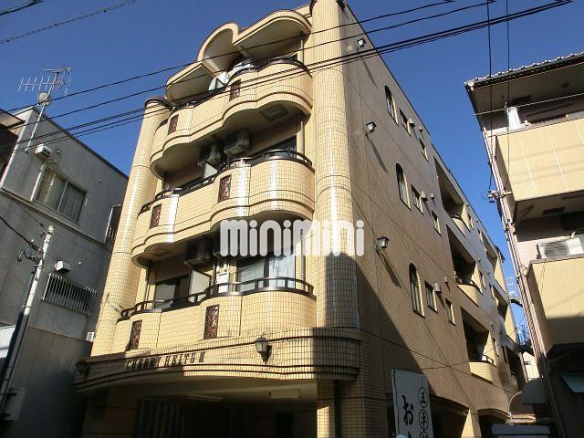 建物外観　鉄筋コンクリート造り、外壁総タイル張り
