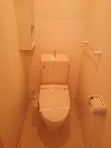 トイレ　清潔感のあるトイレです