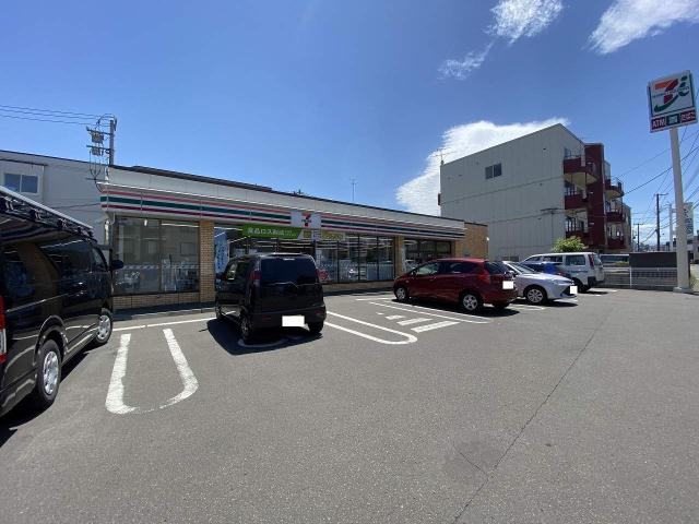 コンビニ　セブンイレブン（コンビニ）まで350m