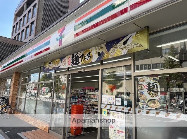 コンビニ　セブンイレブン（コンビニ）まで384m
