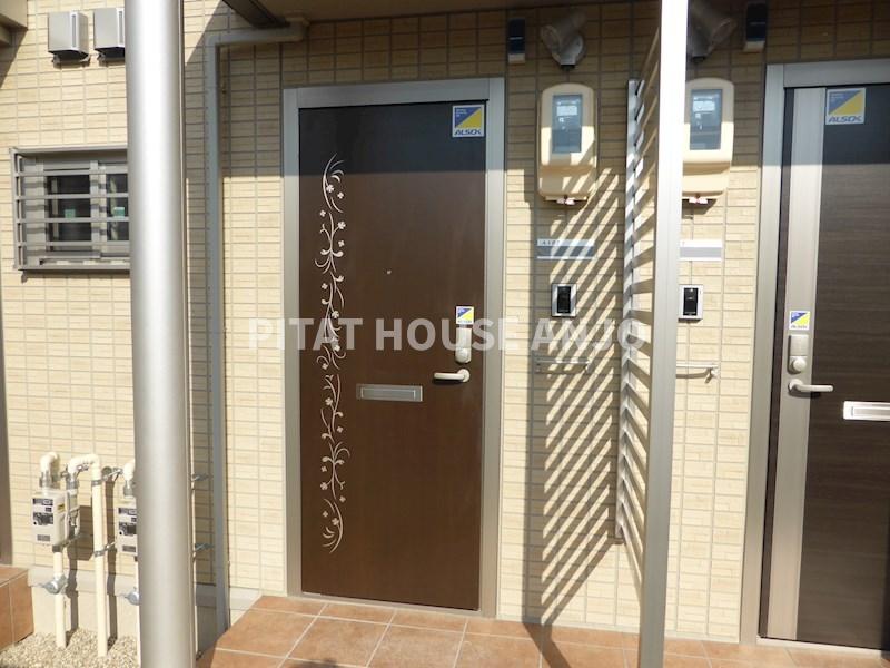 玄関　同物件別部屋