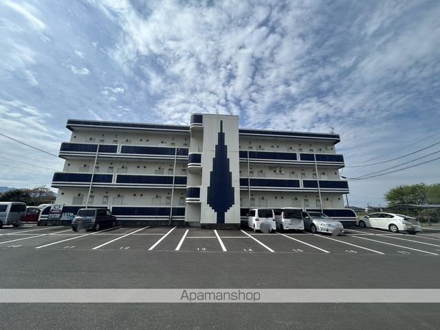 津曲マンションの外観写真