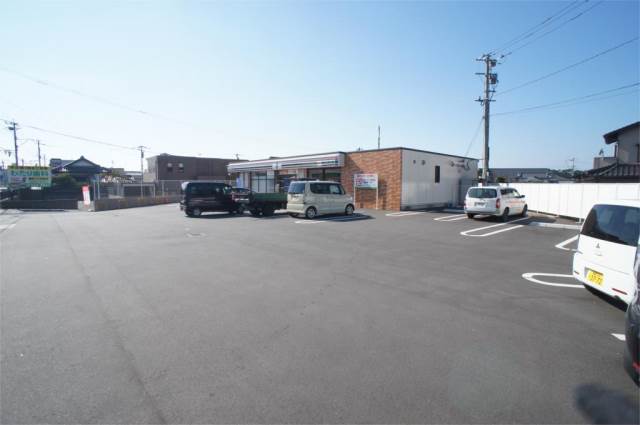 コンビニ　セブンイレブン古賀花見東2丁目店（コンビニ）まで59m