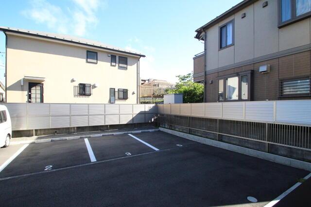 駐車場　?