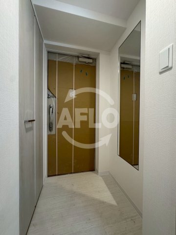 玄関　ルクス エテルナ 江戸堀　玄関