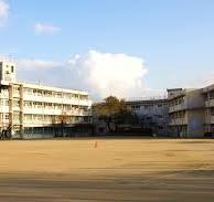 小学校　堺市立深井小学校（小学校）まで395m