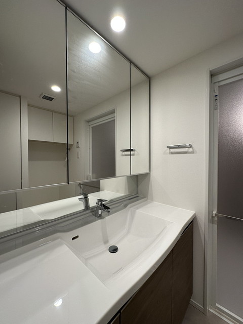 洗面設備　※写真は同タイプ住戸です。