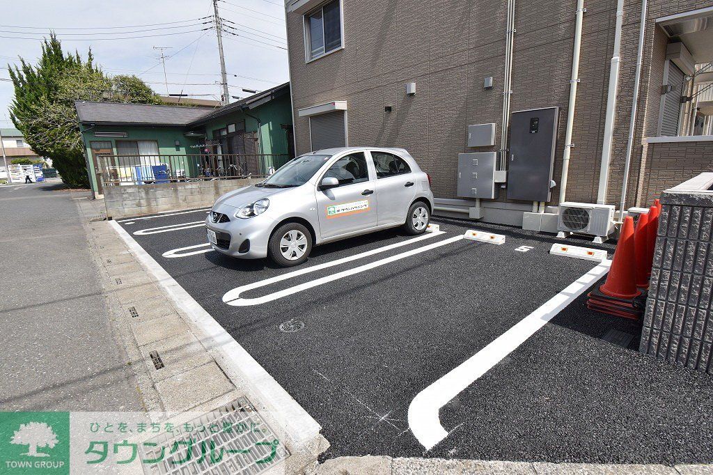駐車場　駐車場