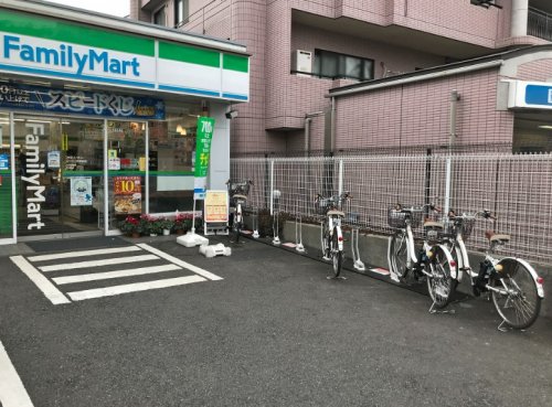 コンビニ　ファミリーマート 三ツ沢上町駅前店（コンビニ）まで670m