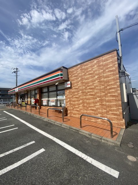 コンビニ　セブン－イレブン　加古川平岡新在家店（コンビニ）まで498m